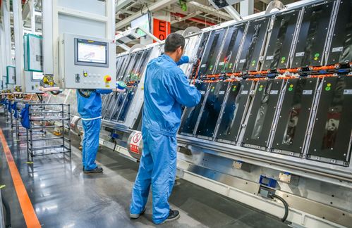 上汽大众MEB工厂大揭秘 1400多个机器人如何重塑汽车制造，电子产品技术开发的革新力量